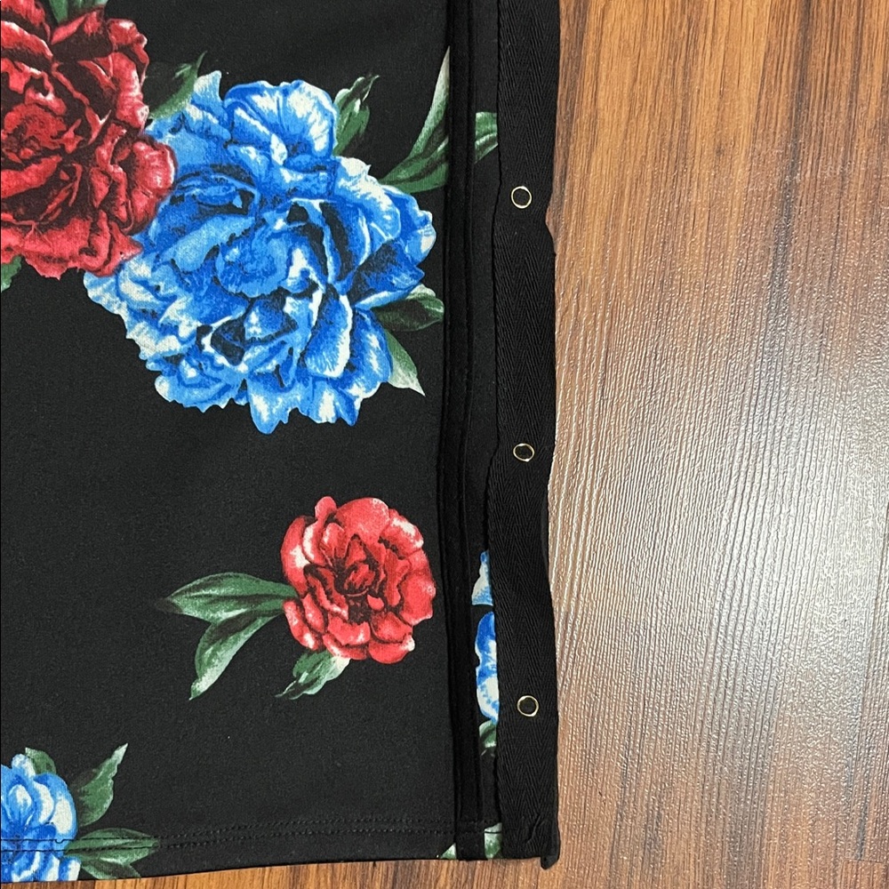 Minette Black Floral pull on and side snap pull away pants size L - Picture 3 of 6